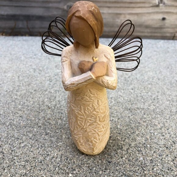 2009 WILLOW TREE Remembrance Sculpted Figurine Statue Demdaco Susan Lordi 5" - Picture 1 of 9